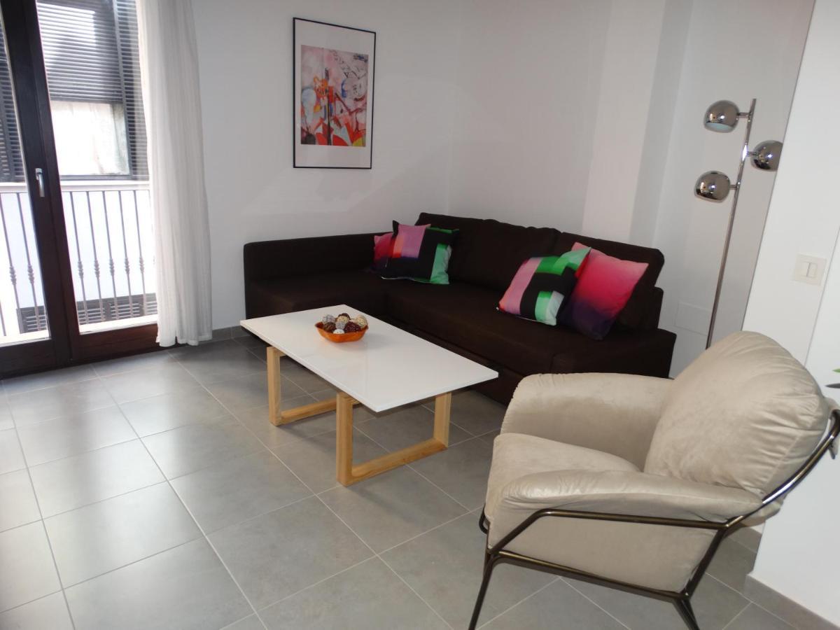 - Jinetes, 23 Appart hôtel